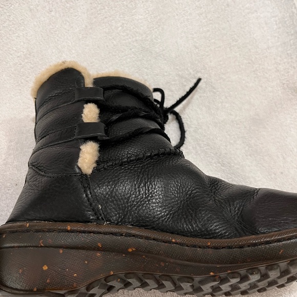 WOMENS UGG BOOTIES - Picture 9 of 10